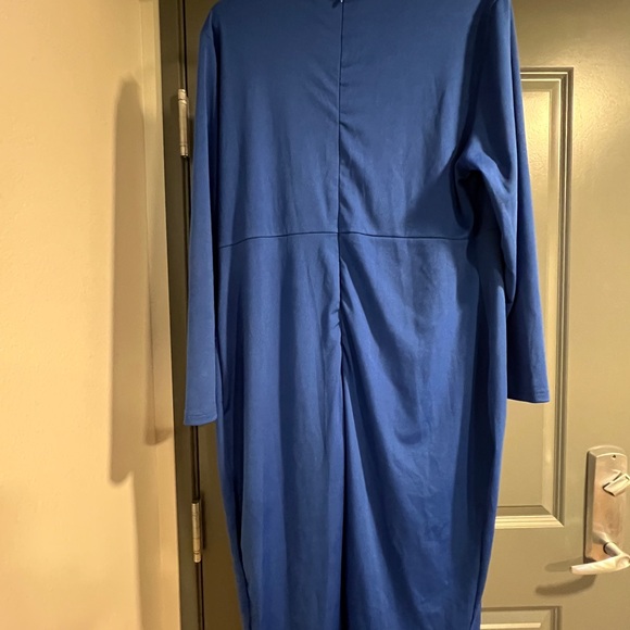 18. Chic Long Sleeve Blue Dress with Striped Detail - Picture 5 of 5